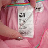 شورت نخی بچگانه دخترانه مارک H&M طرح پونی و فانتزی رنگی مناسب سن ۶ تا ۸ سال با برچسب اصالت کالا